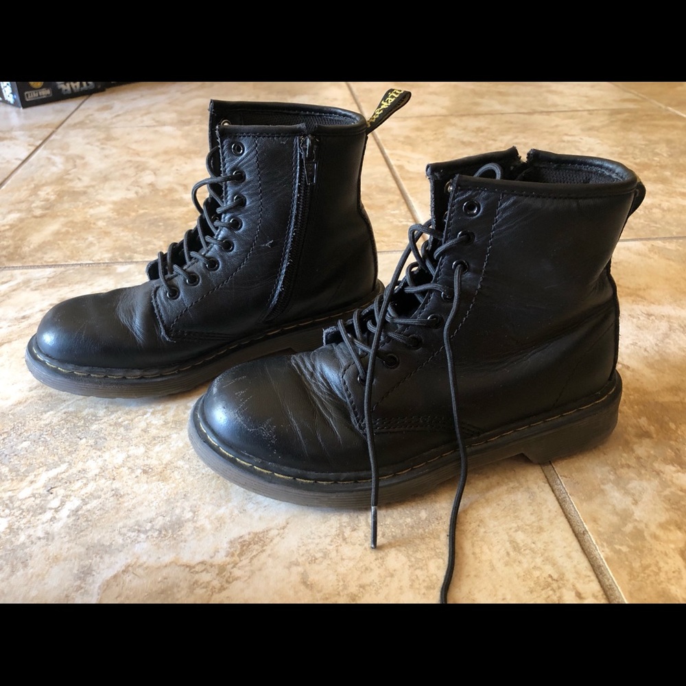 Youth size 3 Dr. Martens Delaneys